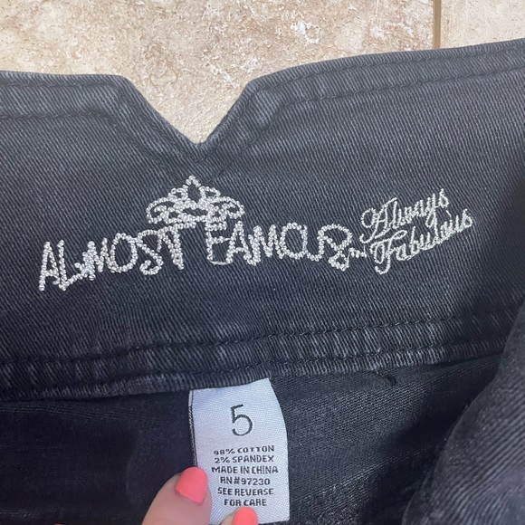 Black jean shorts - Picture 3 of 3